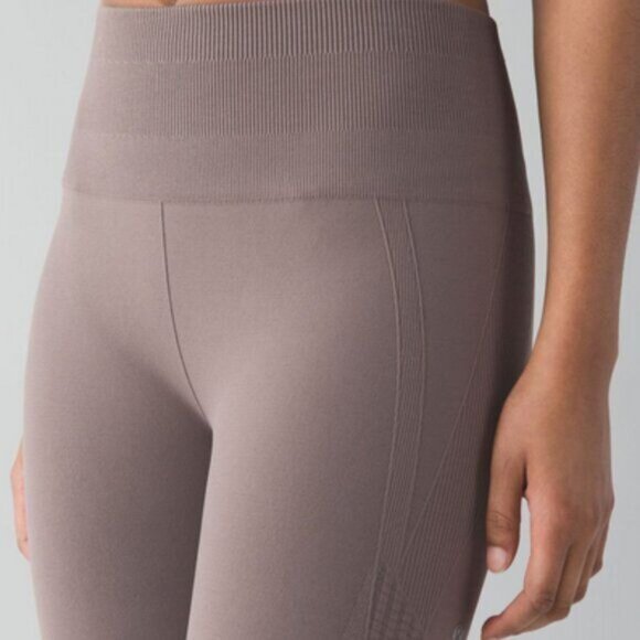Lululemon Flow & Go Crop Cool Cocoa (Mauve) Size 4 - Picture 3 of 8